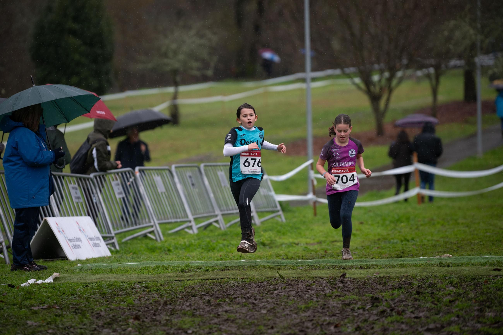Galería | El Cross gallego disfruta en Ribadavia