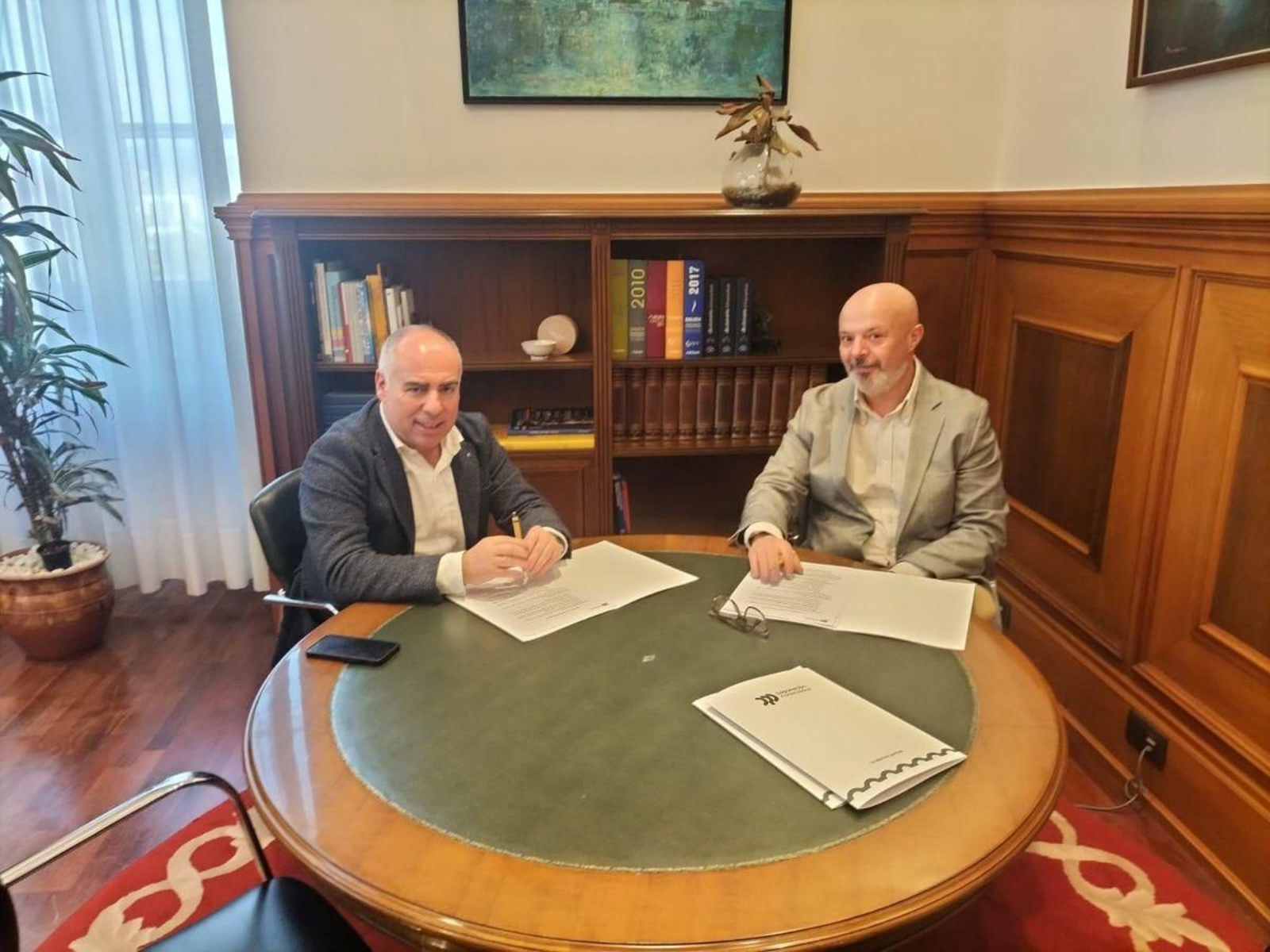 Reunión entre Javier Tourís y José María Lago.