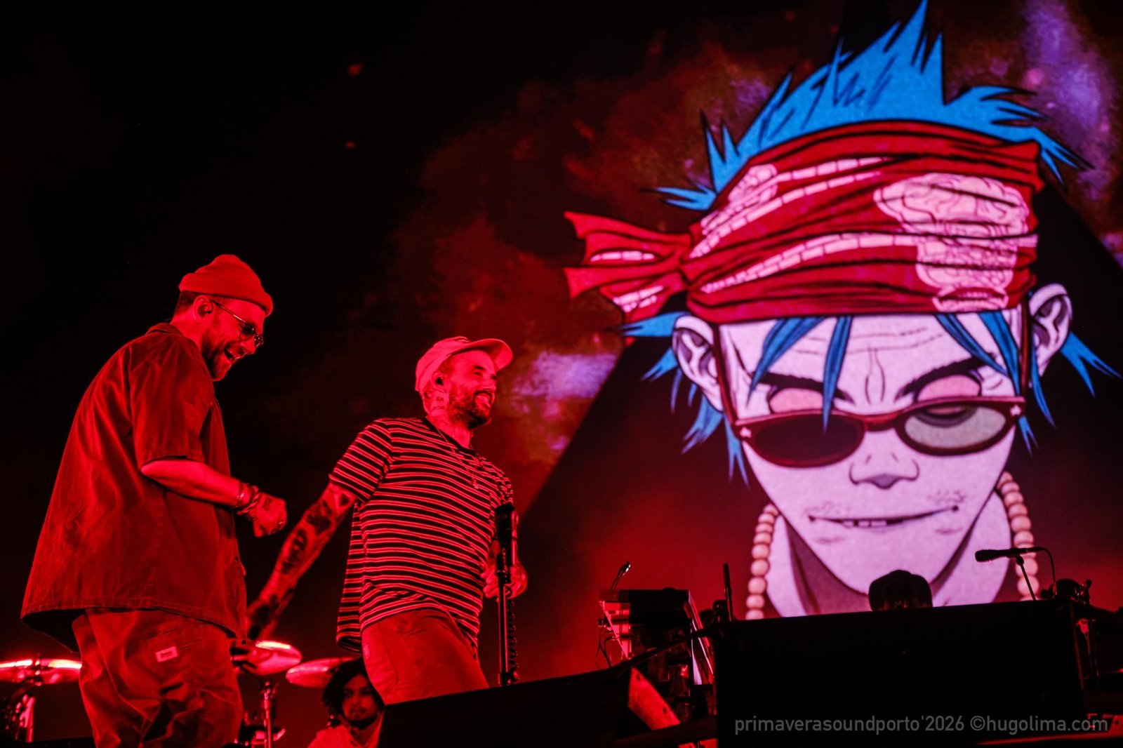 Damon Albarn y Joe Talbot, de Idles, durante el concierto de Gorillaz en el Primavera Sound de Oporto.