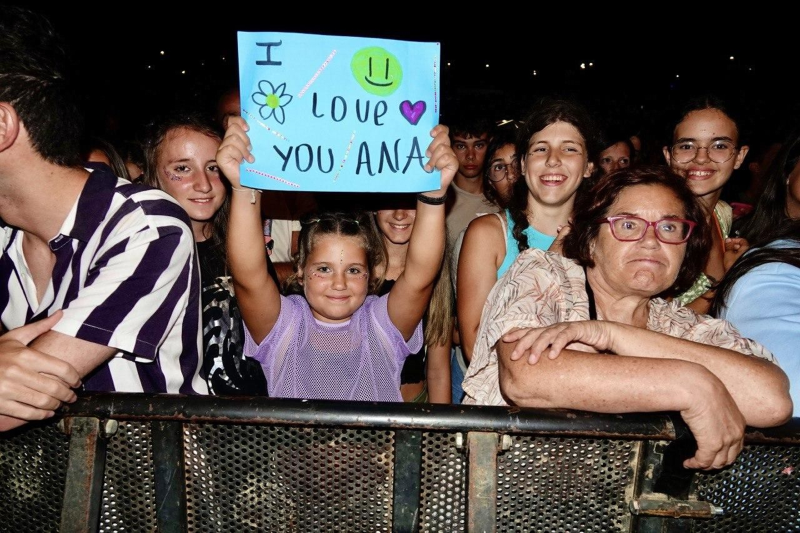 Público en el concierto de Ana Mena en Castrelos. // Vicente Alonso