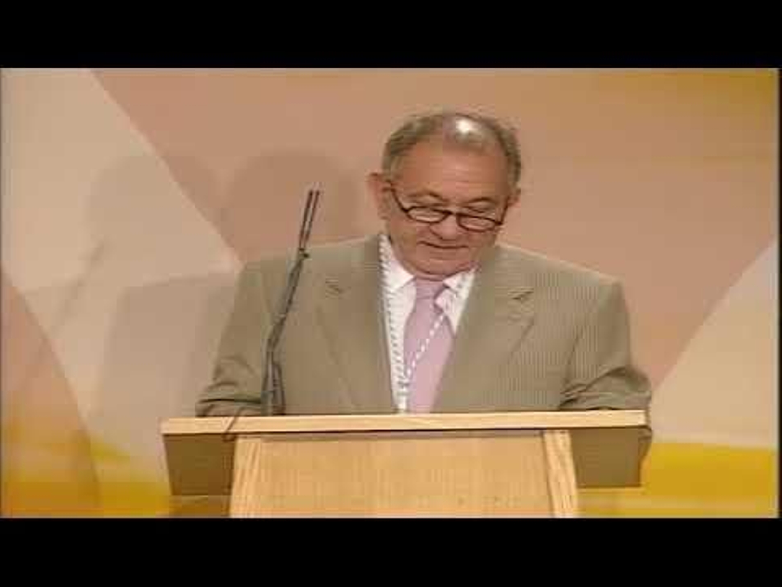 José Luis Outeiriño, una trayectoria premiada con múltiples galardones