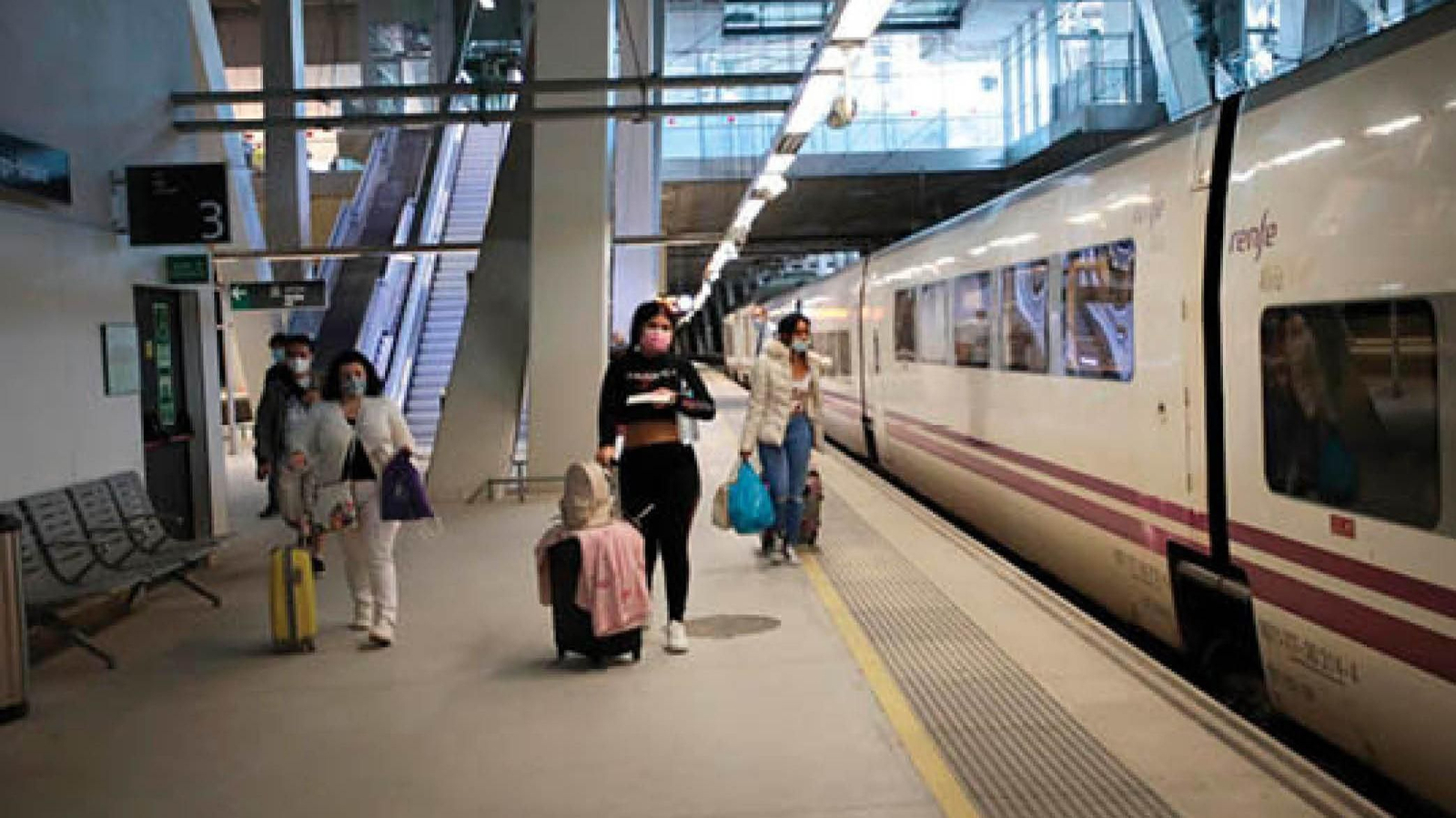 La estación de Vigo-Urzaiz, con los trenes a Coruña.