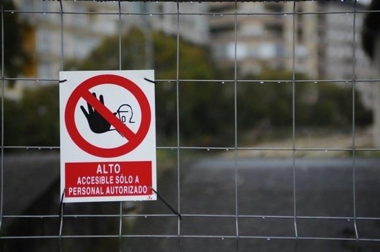 Cartel de obras en la intermodal. //Martiño Pinal