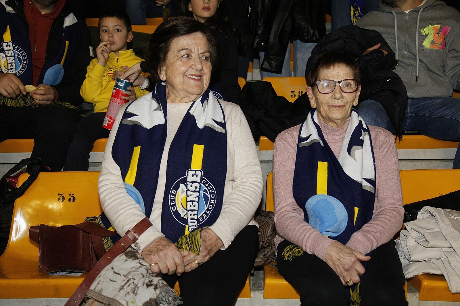 Más de 4.500 aficionados empujaron al COB contra el Estudiantes