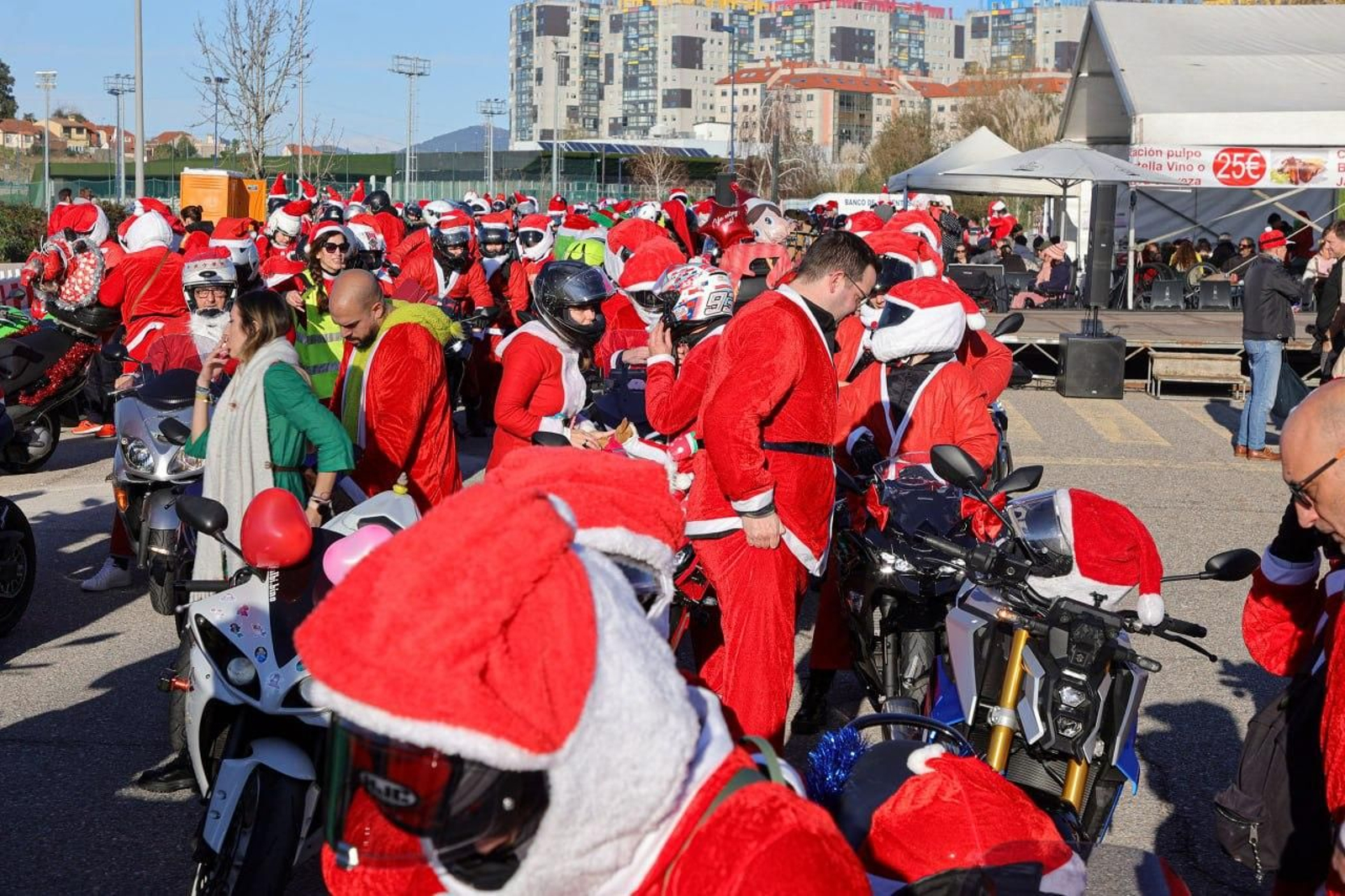 Galería | Los papanoeles moteros toman Vigo