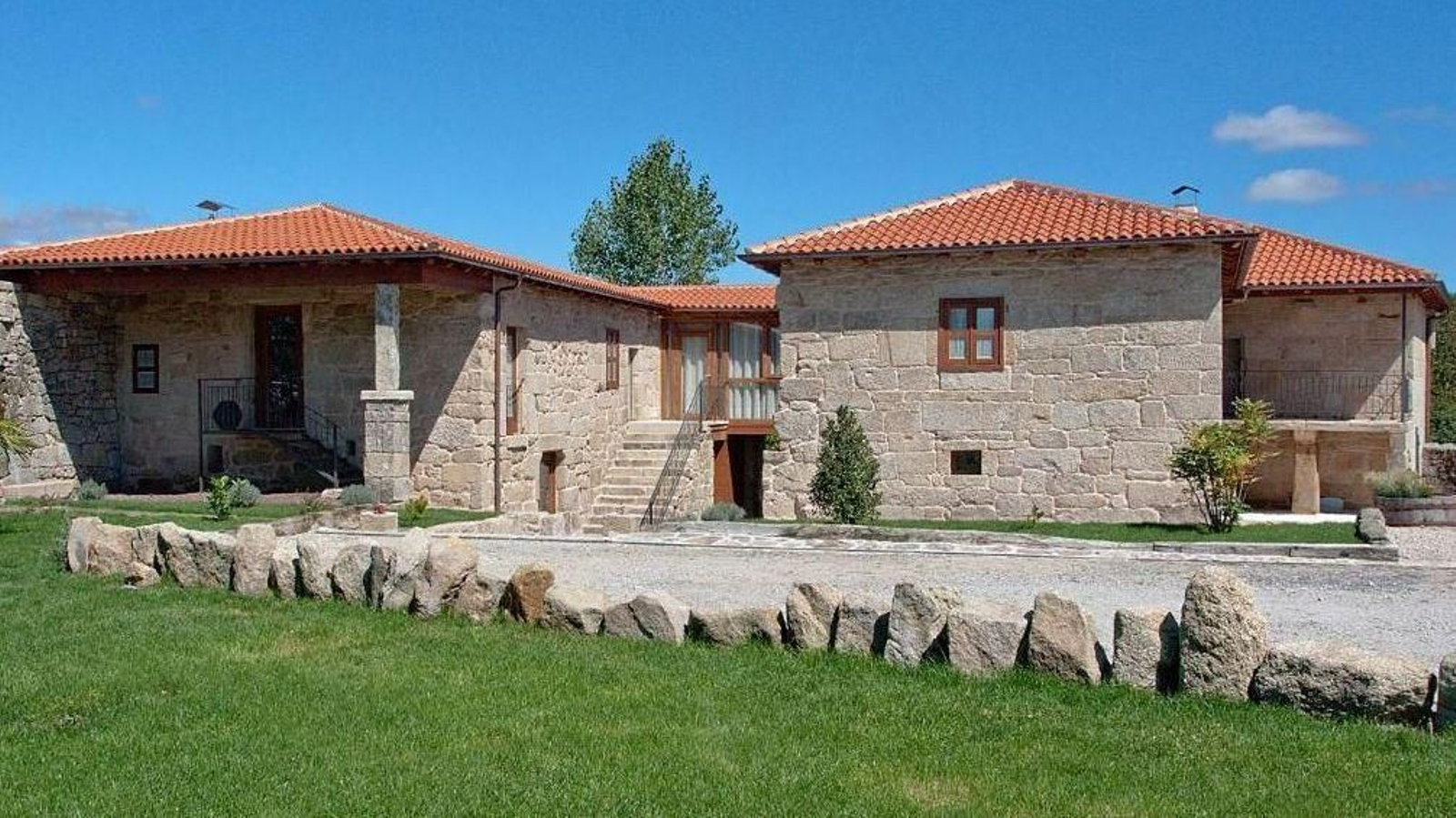 Uan casa rural rodeada de naturaleza, ideal para desconectar y disfrutar del turismo rural en plena Galicia en una imagen de archivo.