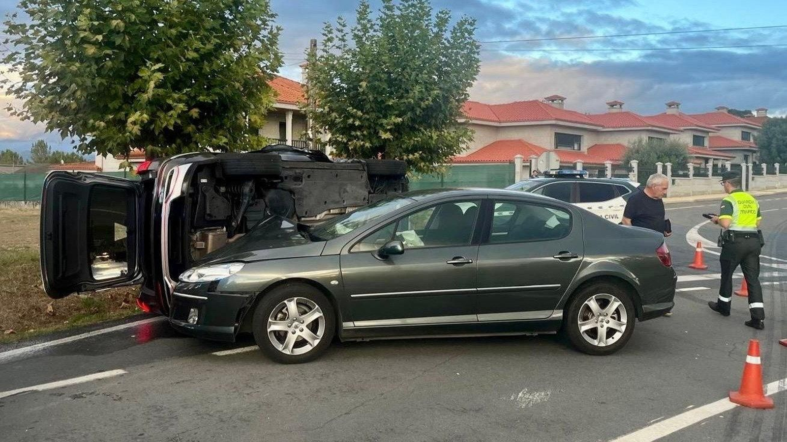 Situación de los vehículos involucrados en el accidente de tráfico de San Cibrao das Viñas, Ourense.