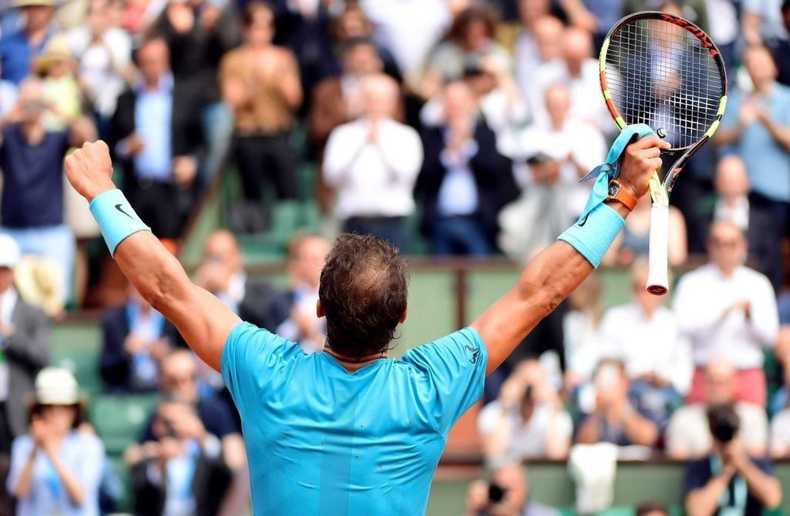 Nadal celebra su victoria en Roland Garros ante Fognini.