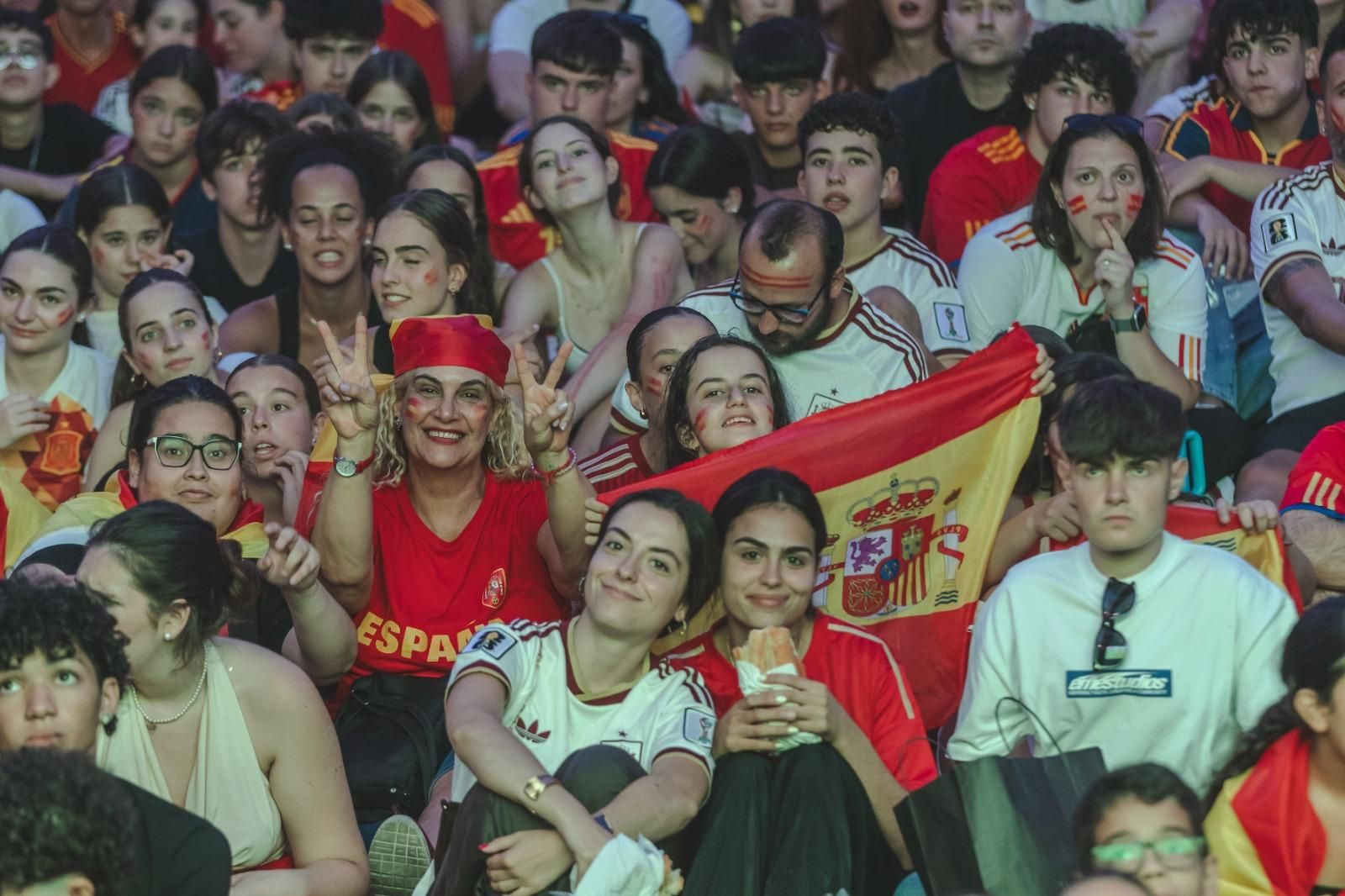 Galería | La ilusión por España en la semifinal tiñe de rojo la provincia de Ourense, en fotos