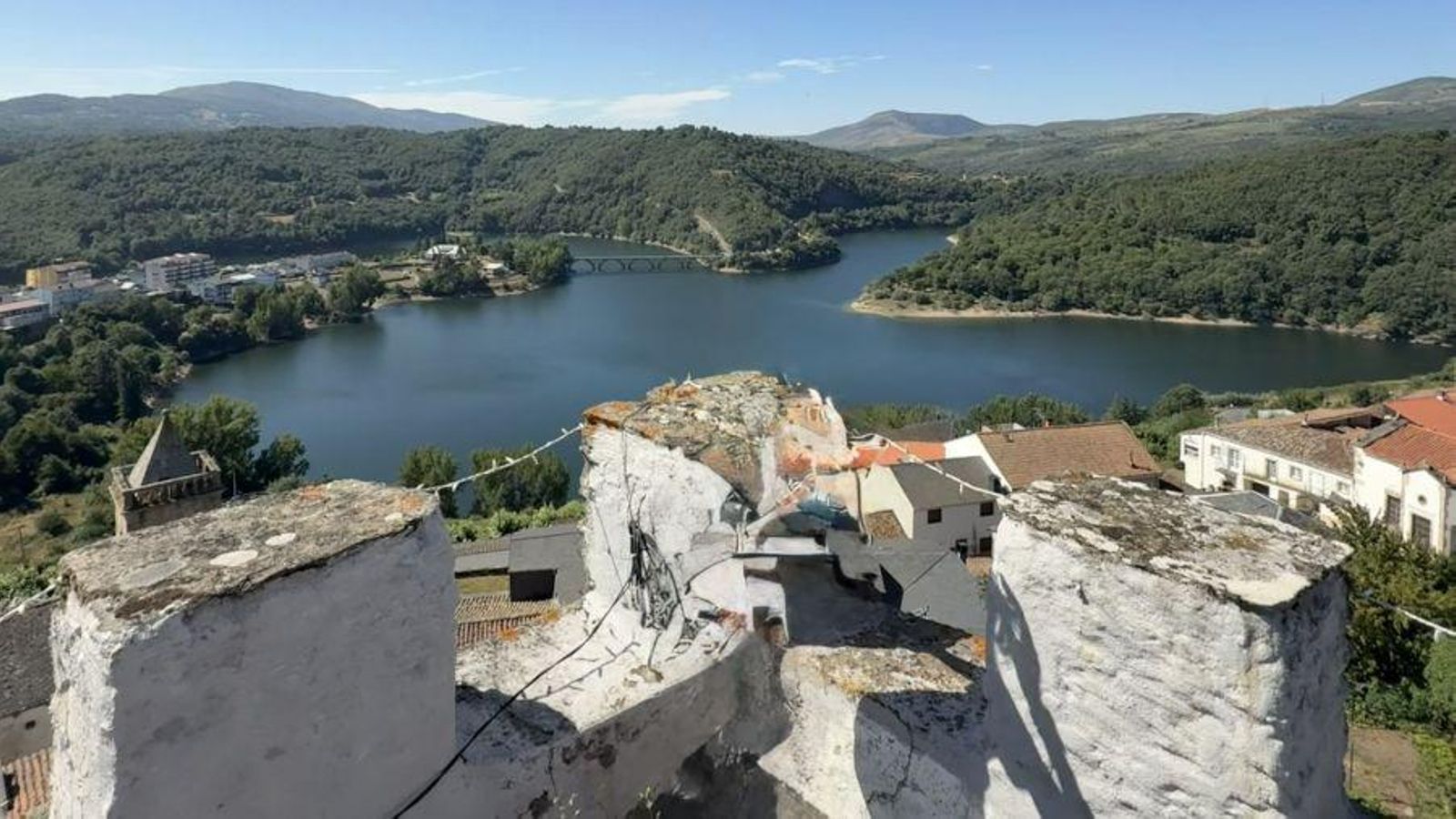 Vistas de Viana do Bolo desde el Cabo da Vila.