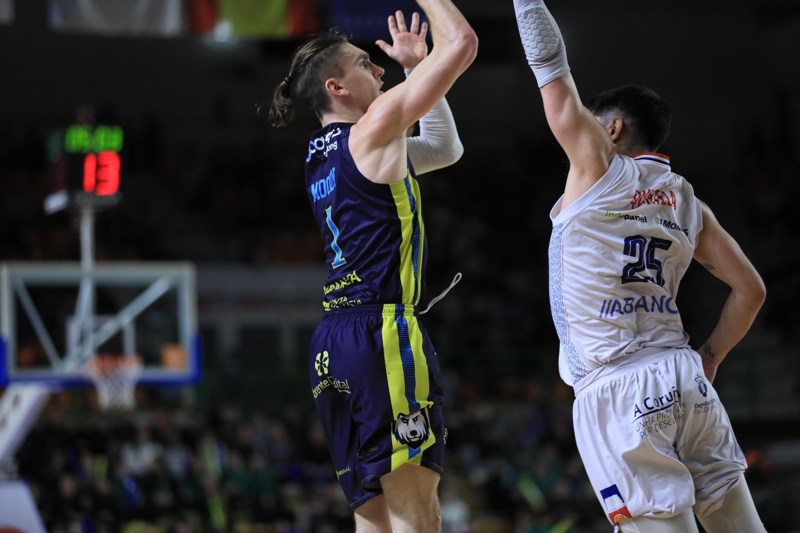 Galería | El Pazo, a reventar para el derbi COB-Obradoiro