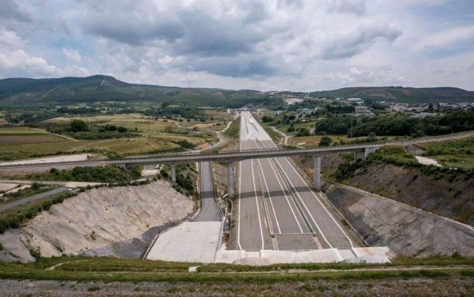 Plataforma donde se asienta la estación del AVE de A Gudiña (ÓSCAR PINAL)