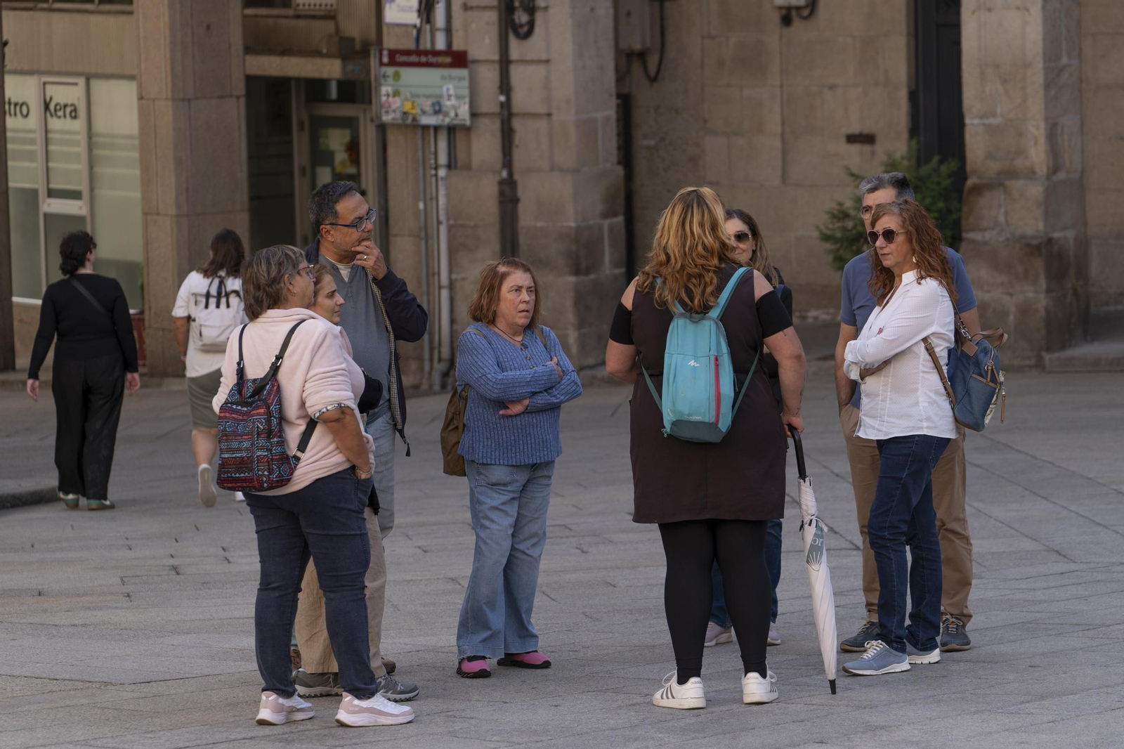 Galería | Sol, turistas y mucho ambiente en la ciudad de Ourense, en fotos