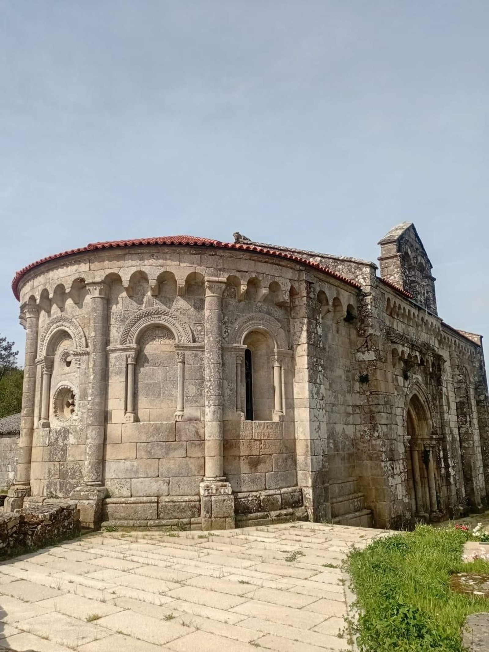 Exterior del Monasterio de San Pedro de Vilanova