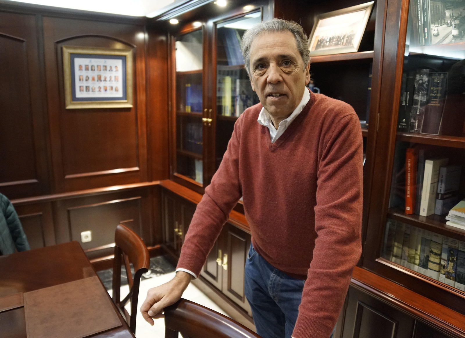 Antonio Vega lleva 40 años al frente de la viguesa Viza.