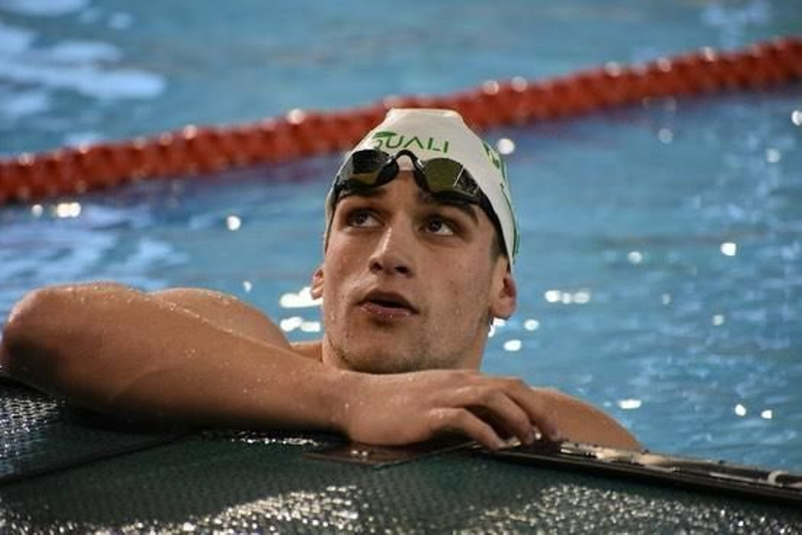 Mario Méndez, nadador vigués del Santa Olaya asturiano,  en una competición pasada.