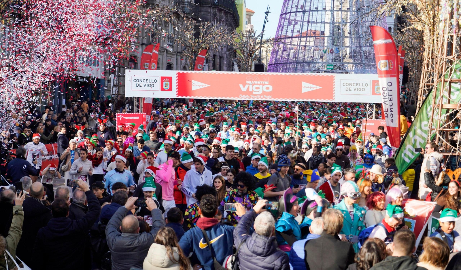 El atletismo toma el centro de Vigo con una multitudinaria San Silvestre