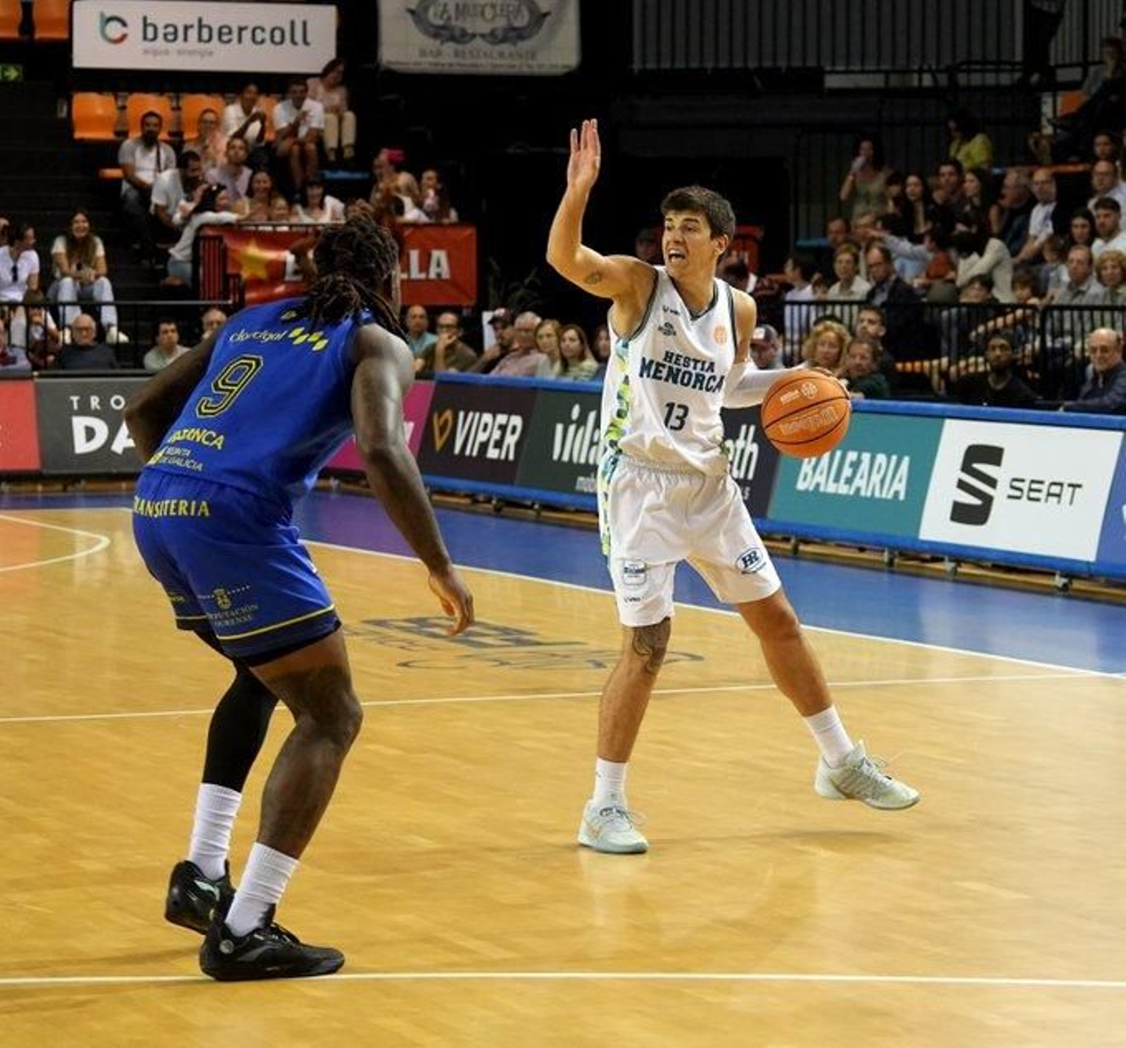 Okanu durante una acción defensiva.