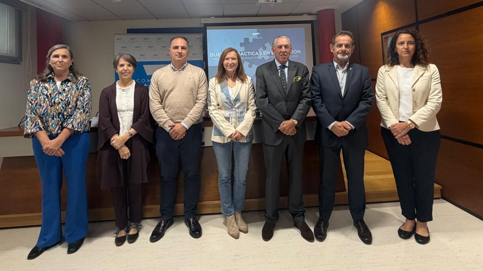 Miembros de la asociacion de la diáspora y ponentes