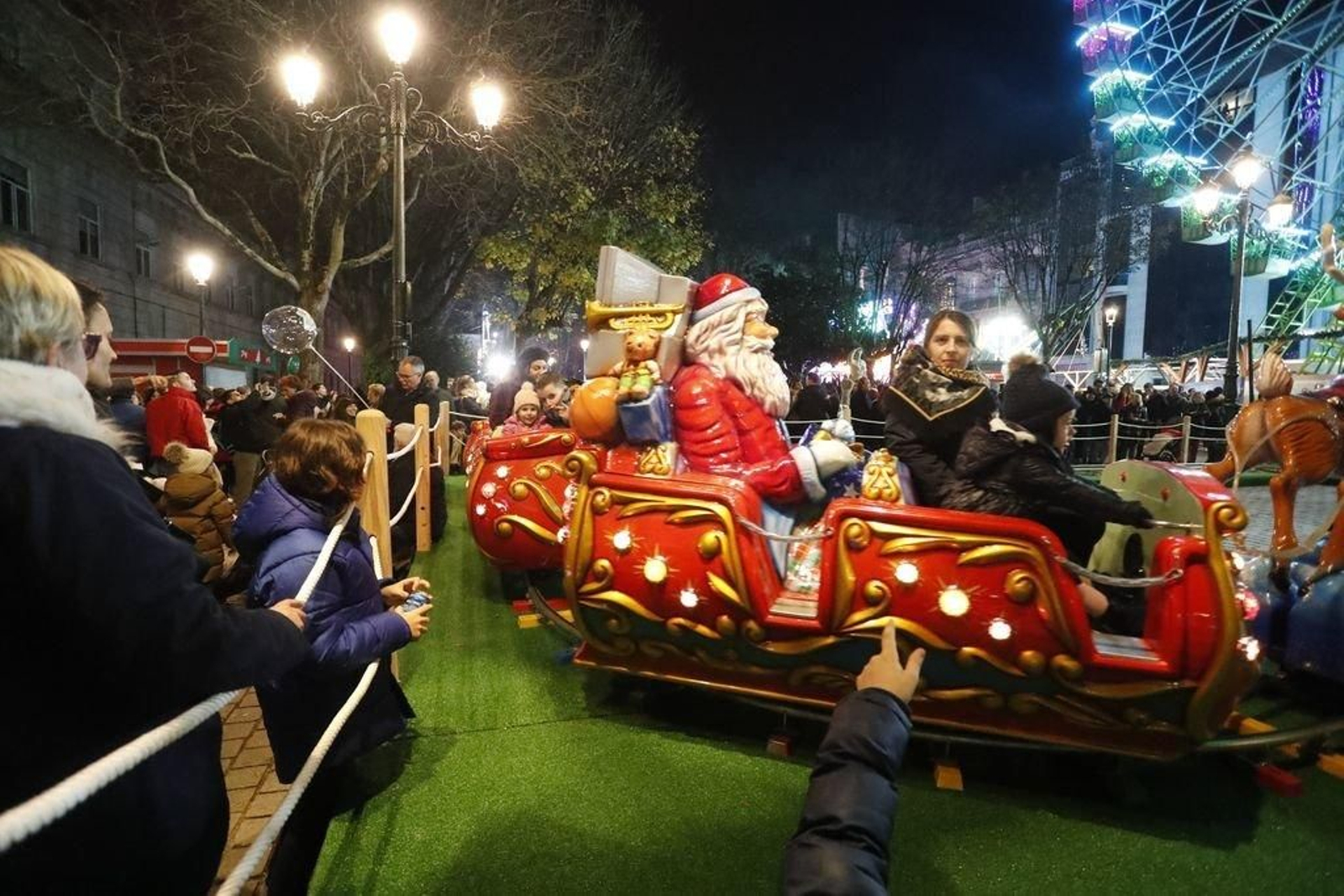 Los turistas invaden Vigo en el Puente74