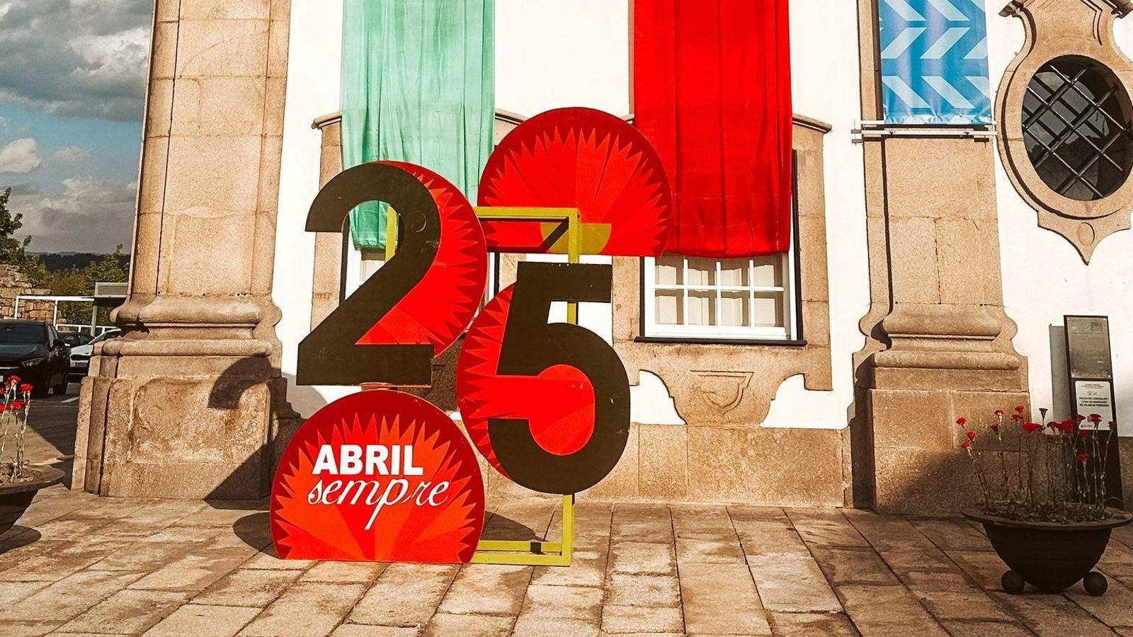 A Praça de Camões acolleu en Chaves os actos do 25 de Abril.