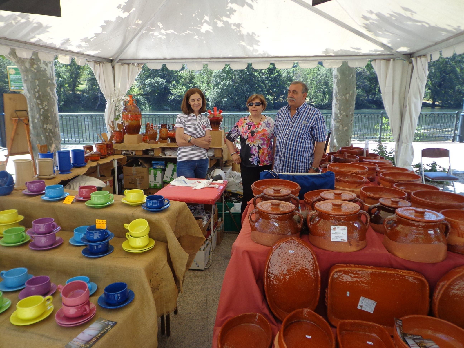 Uno de los puestos de alfarería que participan en Mostra Internacional de O Barco.