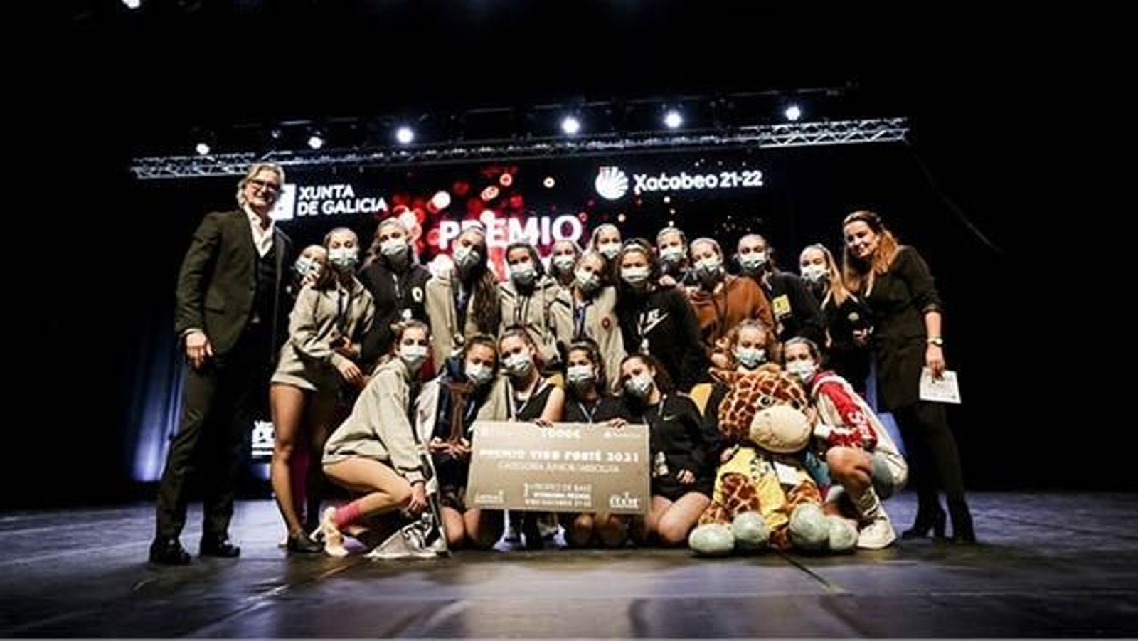 La escuela de danza de Viana do Castelo, con el premio. Ganaron con la coreografía “Write my story”.