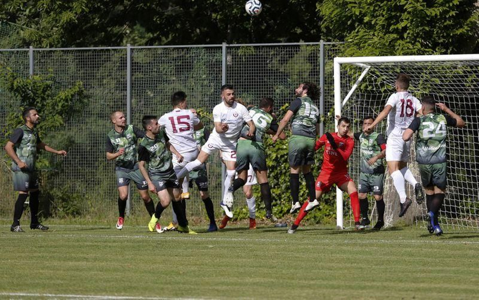 El partido entre el Arnoia y el Nogueira (Xesús Fariñas)