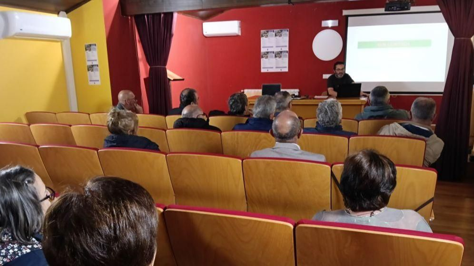 La jornada se desarrolló en la Casa da Cultura.