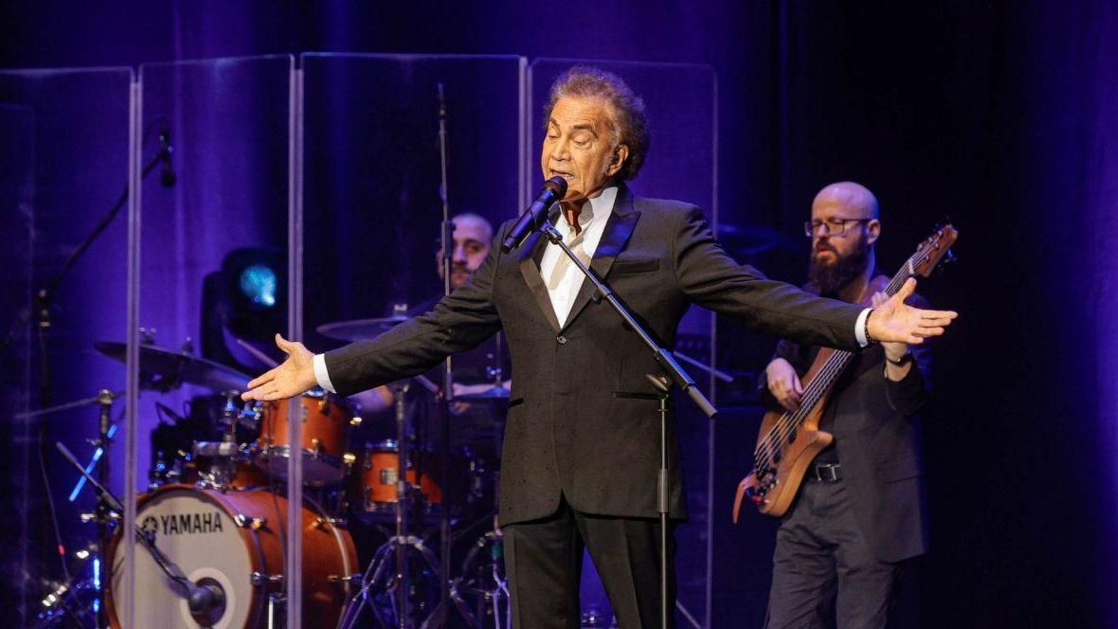 José Luis Rodríguez “El Puma”, ayer sobre el escenario del Auditorio de Beiramar.