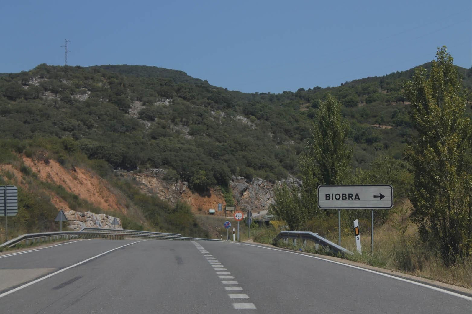 Desvío a la Serra da Enciña da Lastra, sin señalización.(Isaac Cruz)