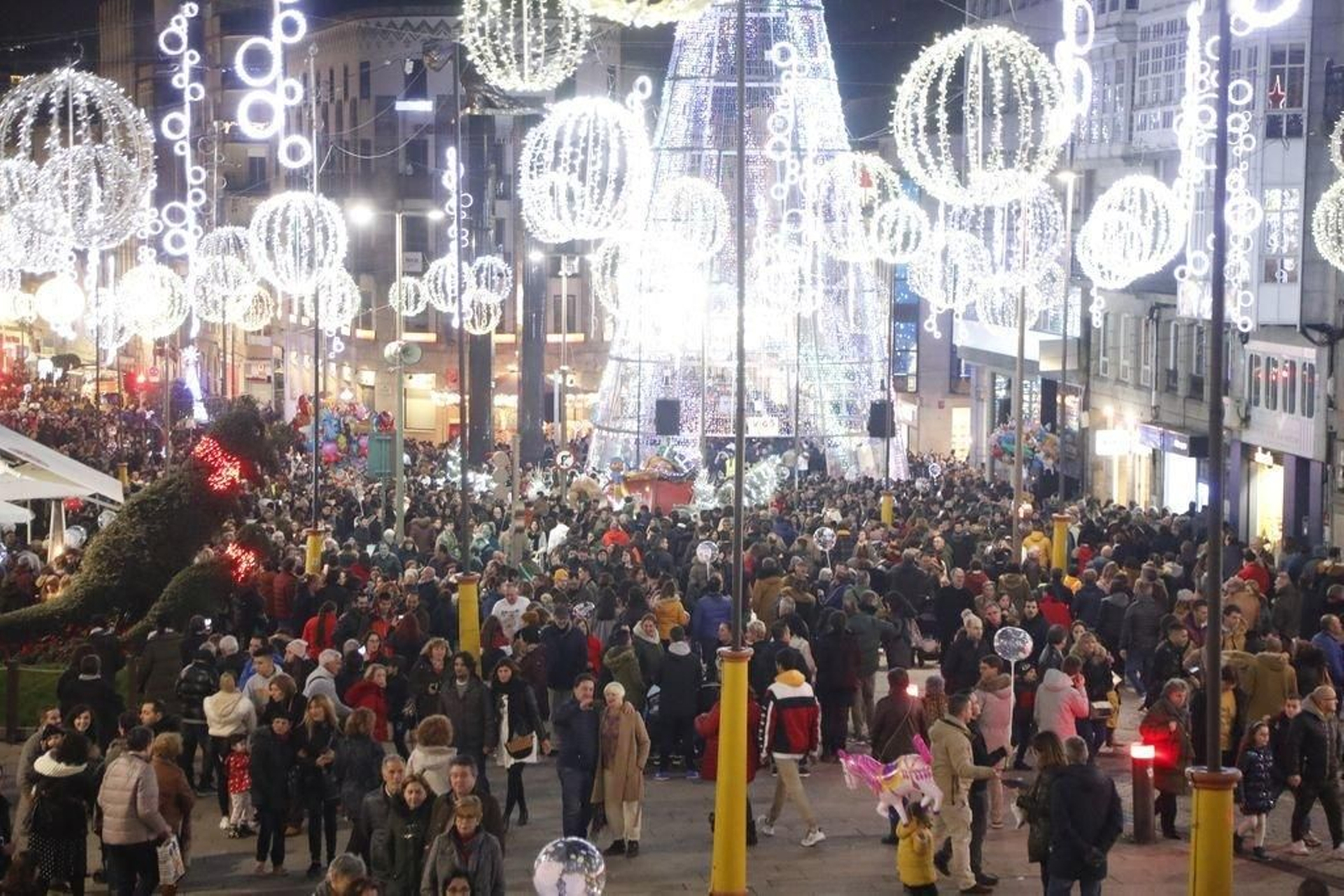 Los turistas invaden Vigo en el Puente288
