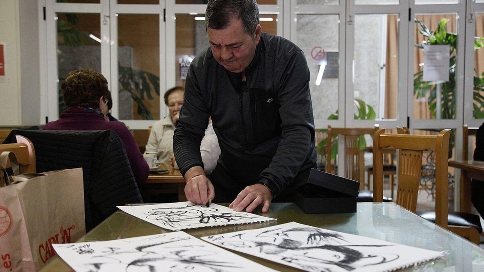 José Muleiro demostró su creatividad durante la grabación de “Historias de Ourense”.