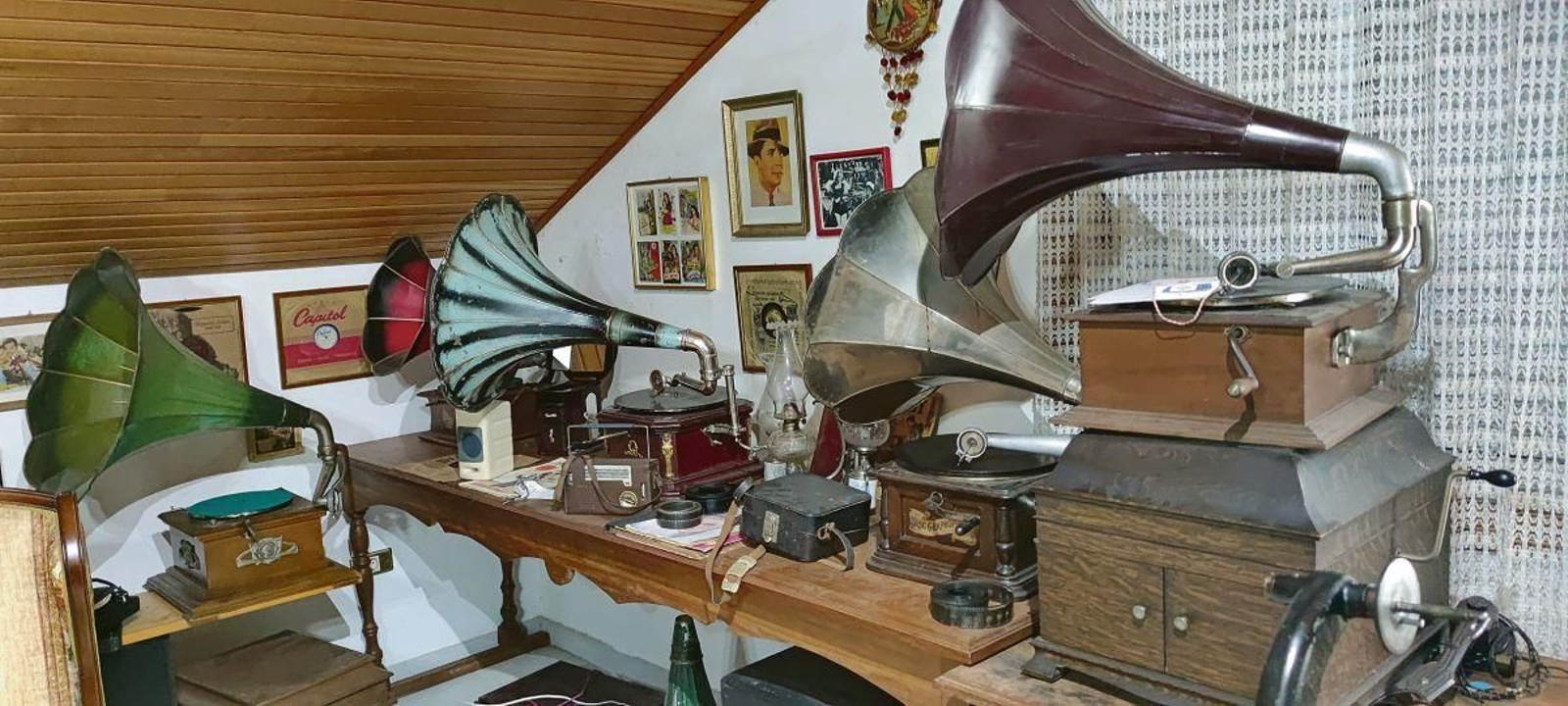 Otro altavoz de gramófono.