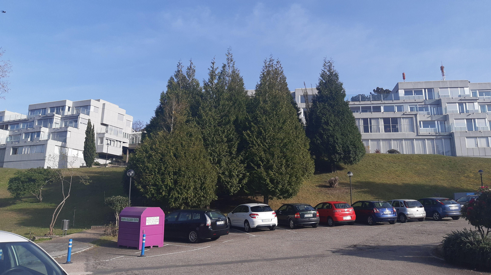 Fachada do Centro Residencial Docente de Vigo.
