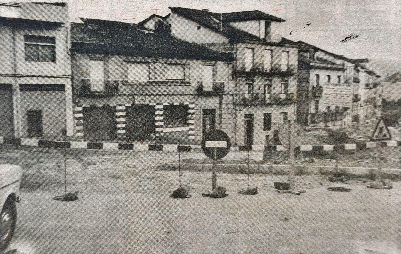 Un corte de trafico “absurdo” deja incomunicado el barrio de El Polvorín.