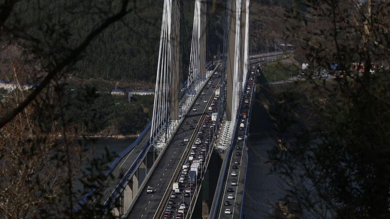 El puente de Rande colapsado.