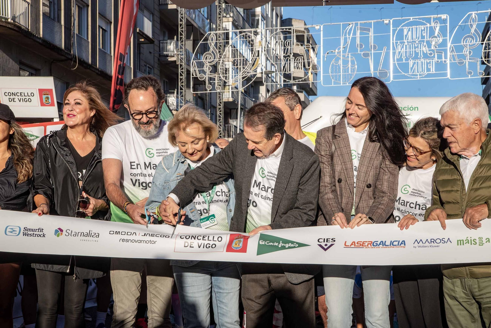 Galería | La Vigo en Marcha contra o Cancro congrega a 3.000 personas en su primera edición