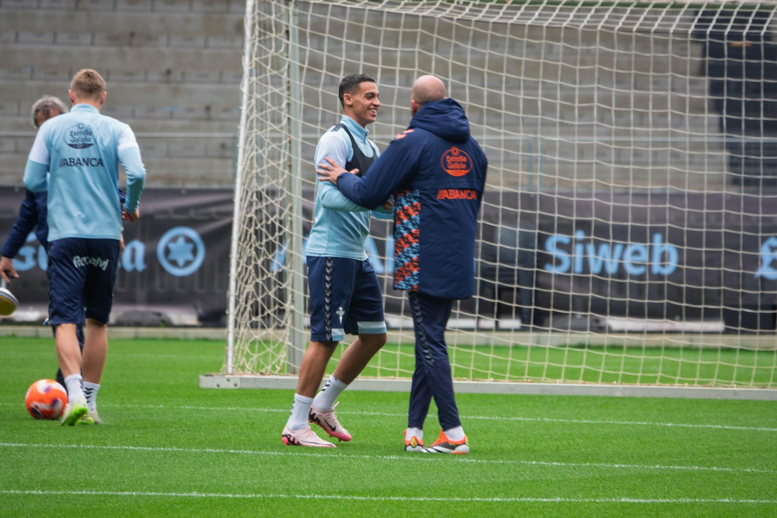Galería | Entrenamiento multitudinario del Celta en Balaídos