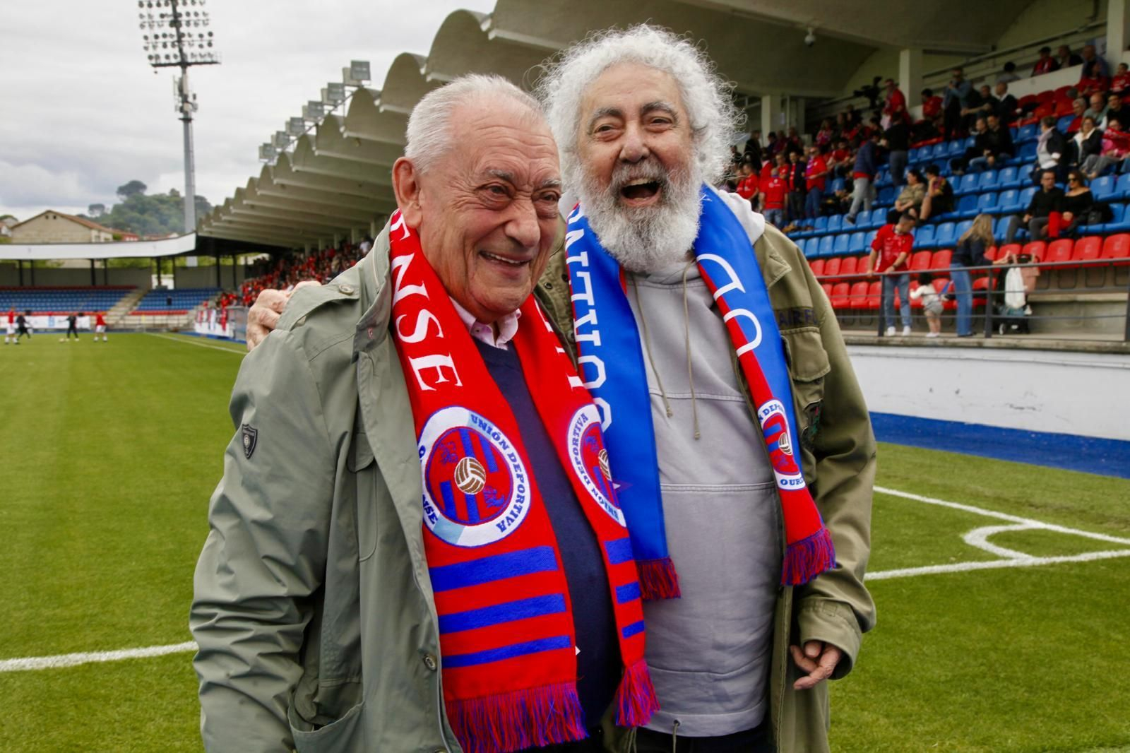 Galería | El Estadio de O Couto vibra con un partido para la historia de la UD Ourense