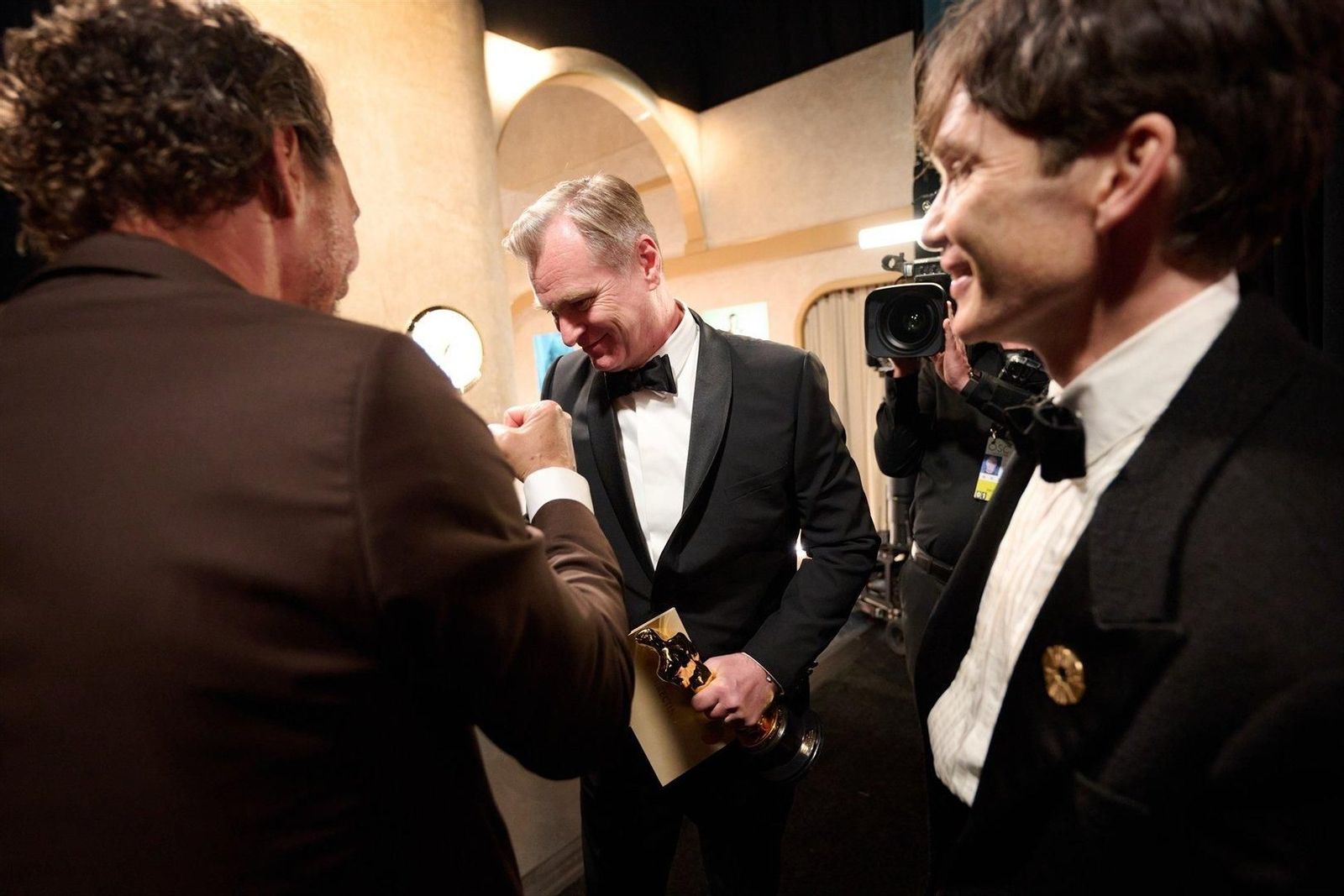 Cillian Murphy y Christopher Nolan en el backstage.