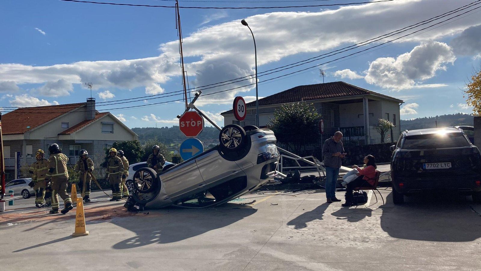 Coche accidentado en O Piñeiral, Ourense.
