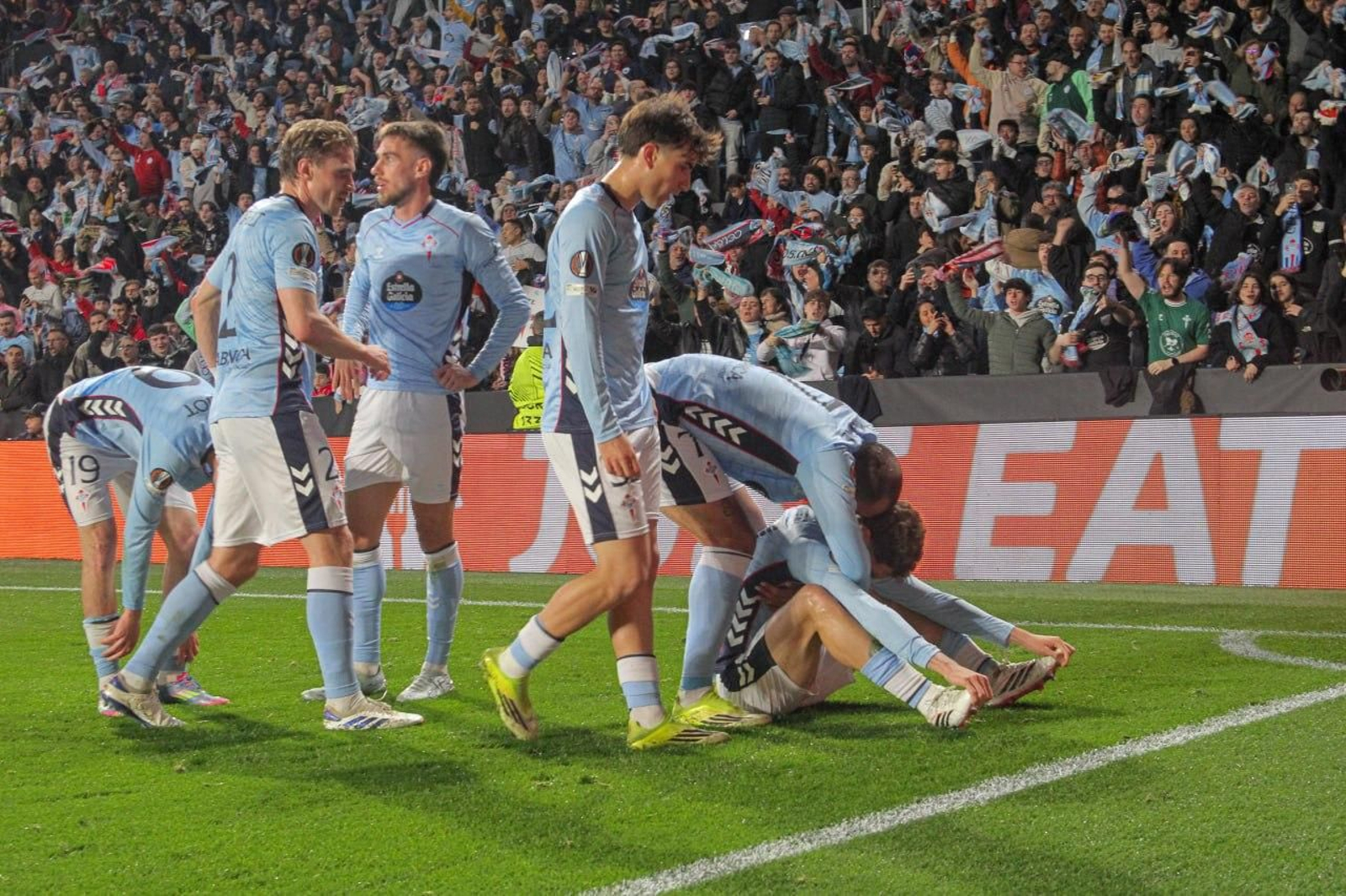 Galería | El Celta y el Olympique, un duelo de altura en Balaídos