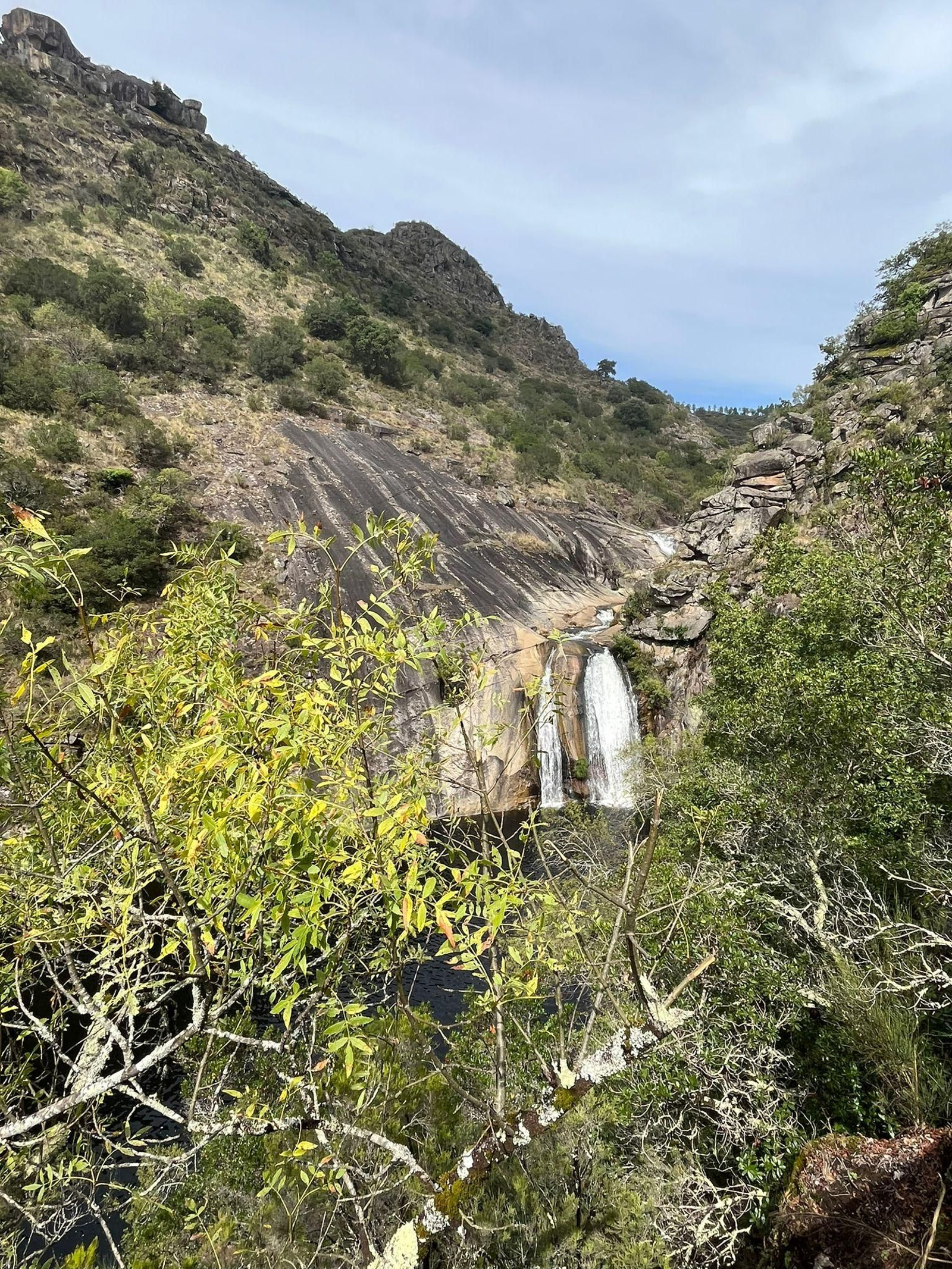 Un ruta hasta el Pozo da Seima, en Lobios