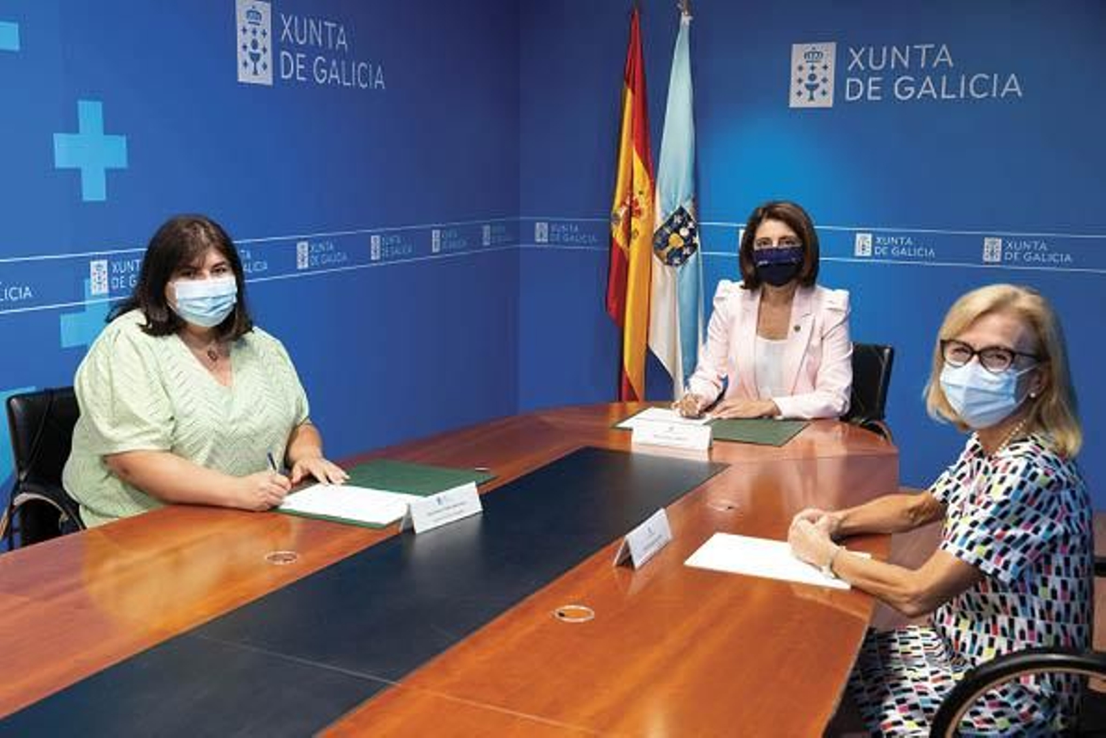 Patricia Torres y Ángeles Vázquez -a la izquierda-.