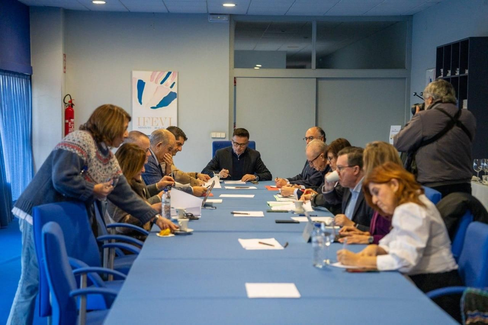 El patronato de Ifevi celebrado este martes, presidido por el conselleiro José González.