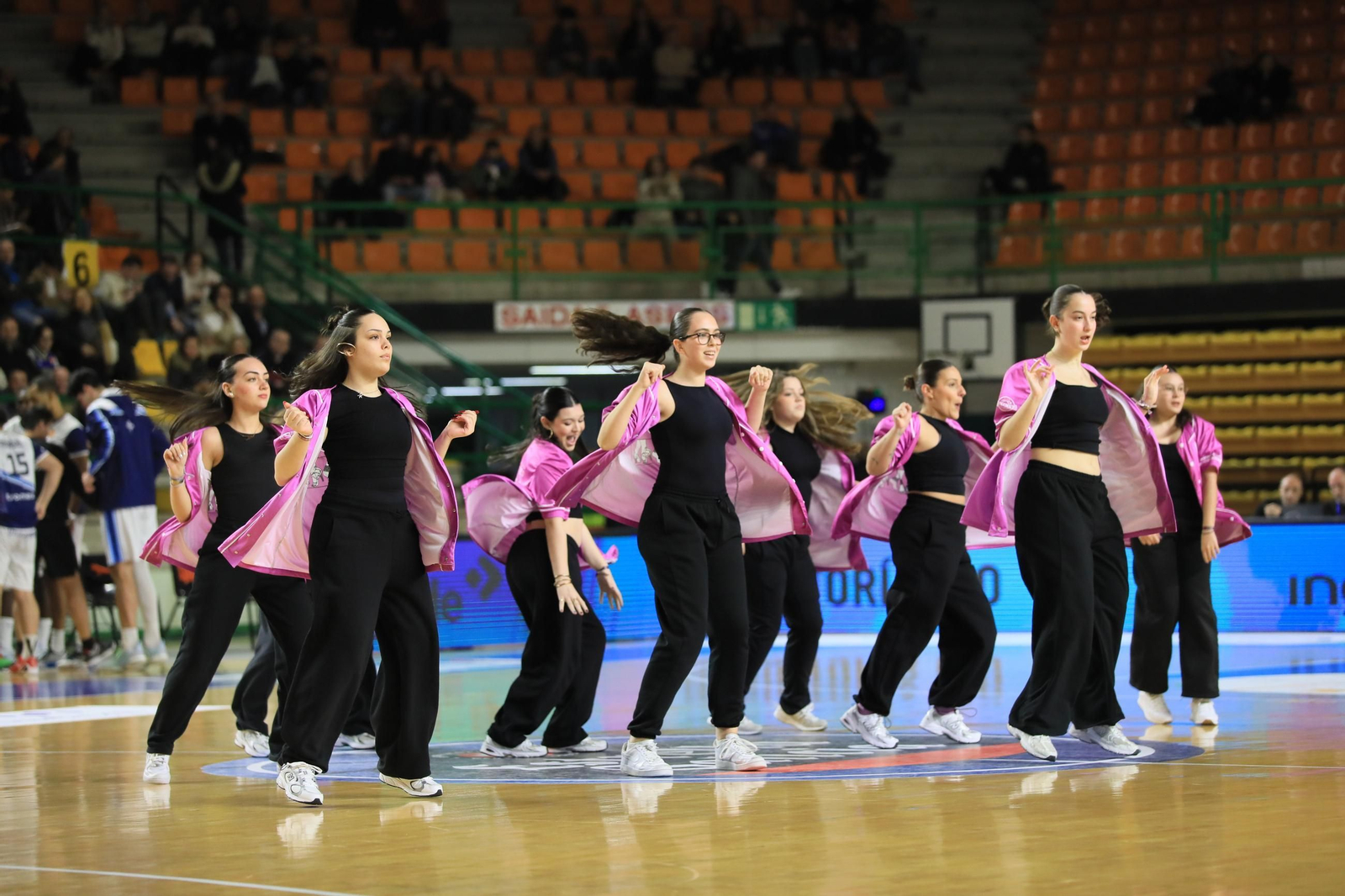 Galería |  El milagro en el Pazo para el COB fue competir