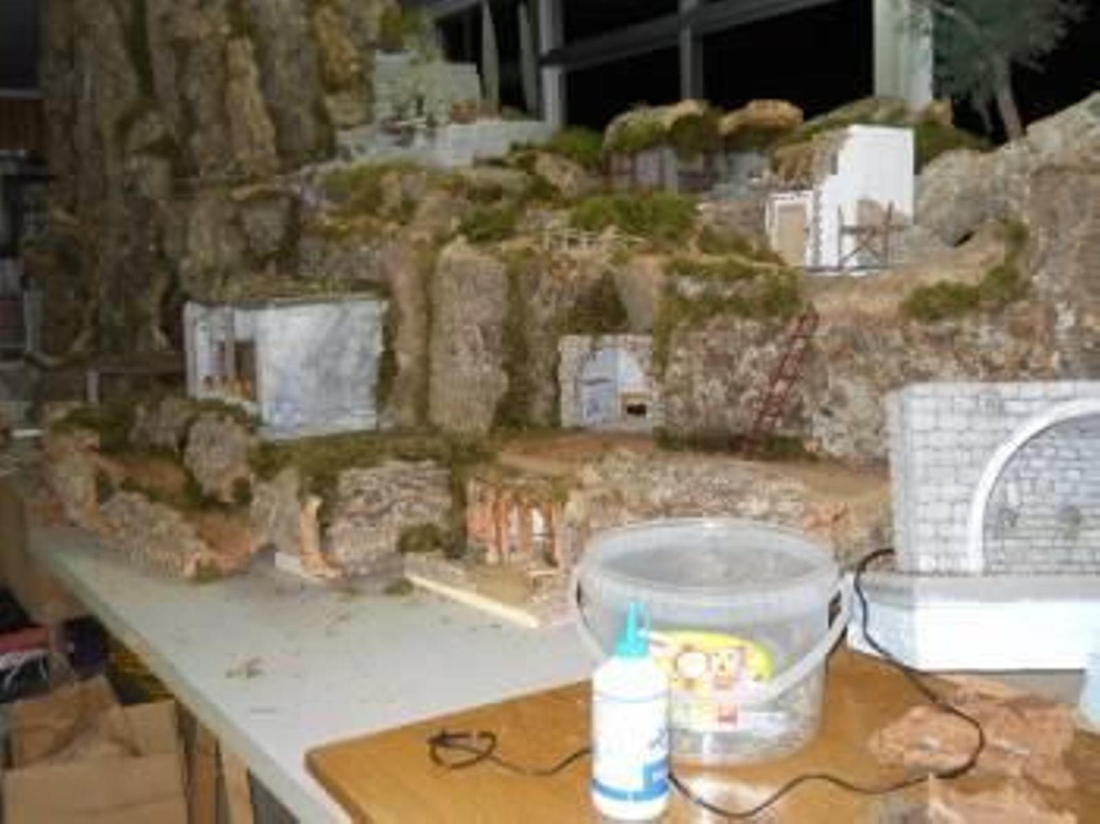 El monumental Belén de Herville, está en pleno montaje para su inauguración el 6 de diciembre.