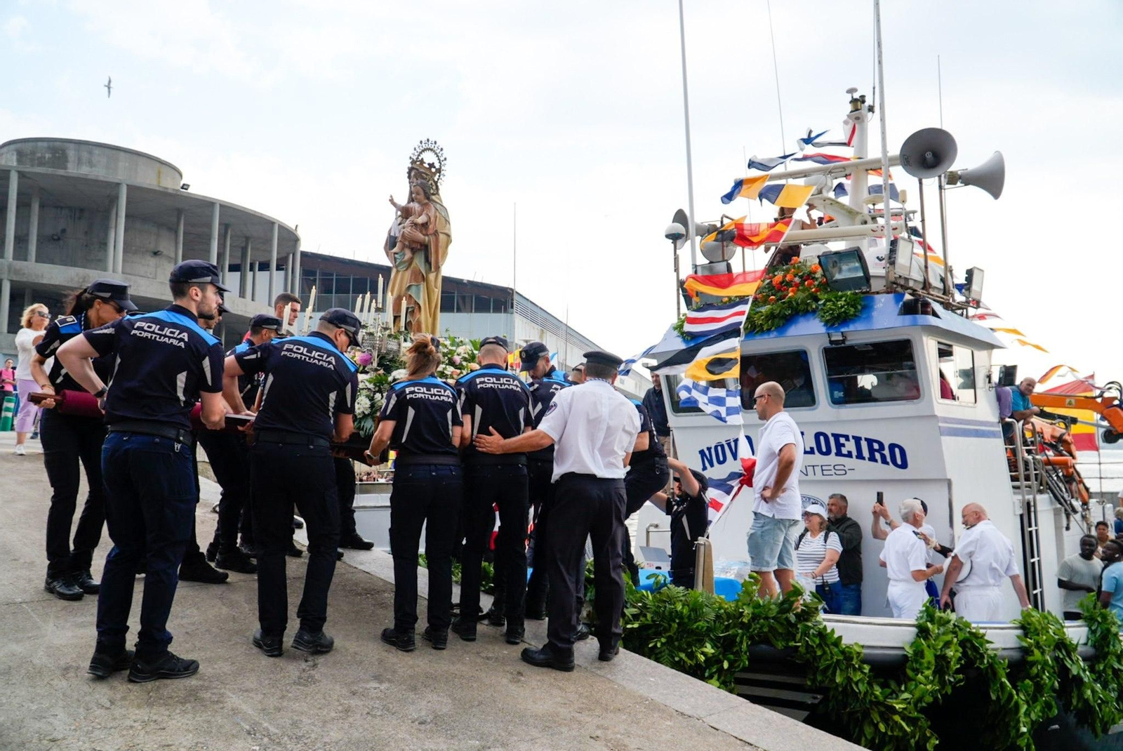 Galería | Vigo rinde homenaje a la Virgen del Carmen por tierra y por mar