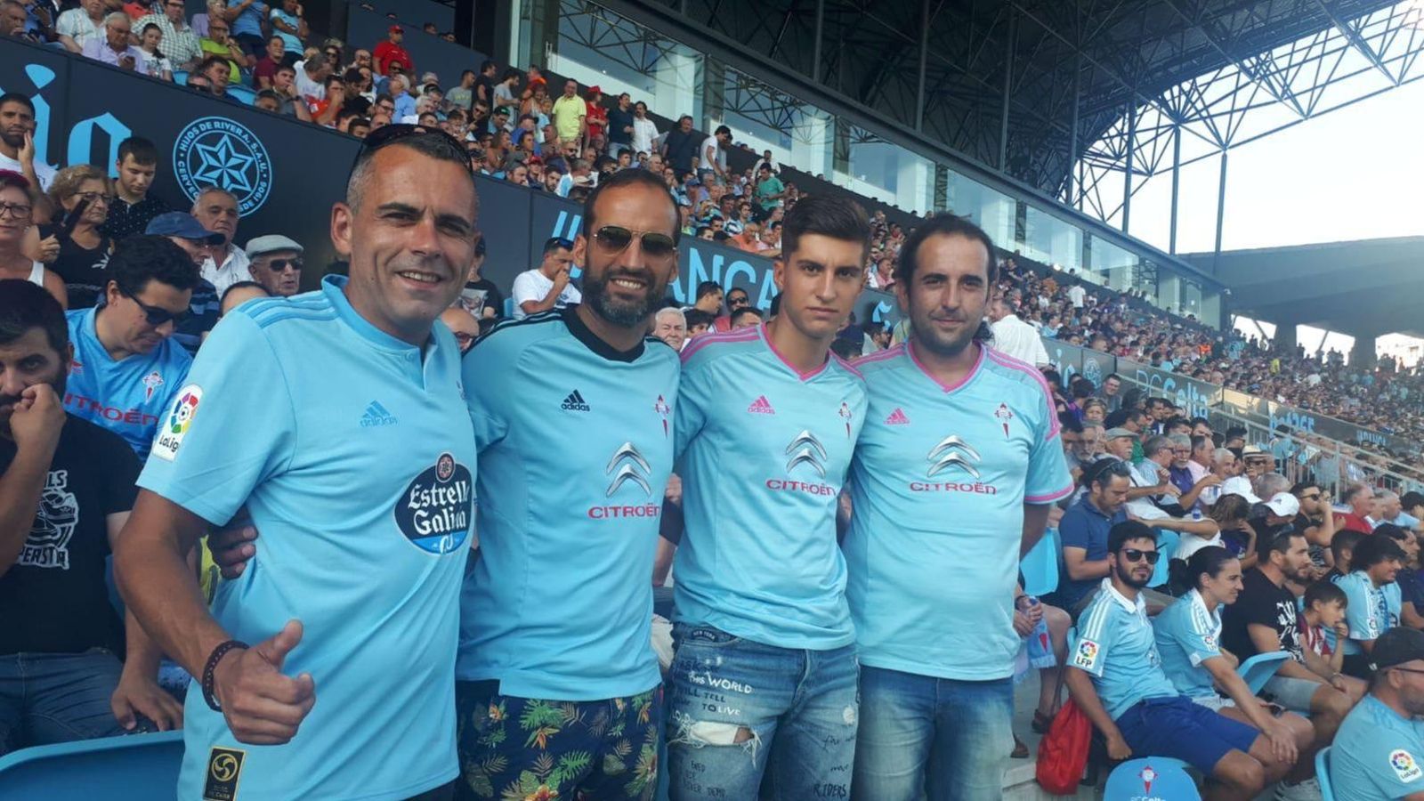 Abel y Noel -segundo y tercero-, en un partido del Celta de Balaídos.